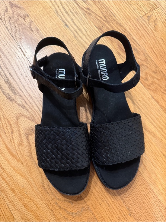 Munro Shoes - Munro Women's Conner Ankle Strap Platform Sandal Black